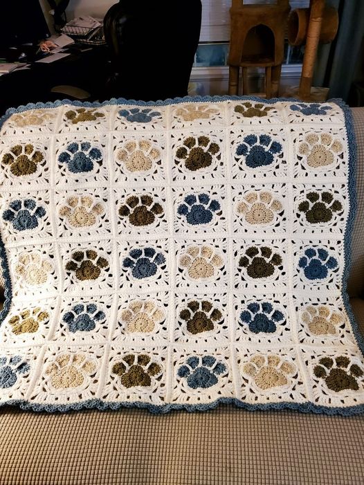 Crochet Paw Square